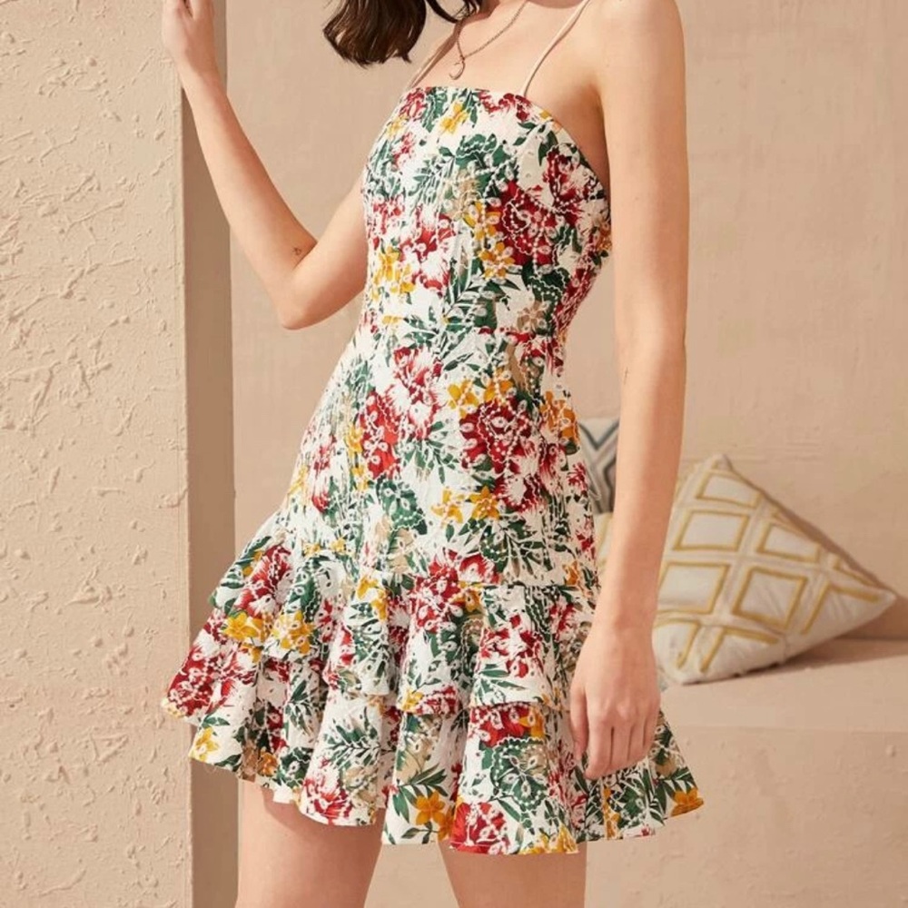 Lace-up open-back layered hem schiffy cami dress